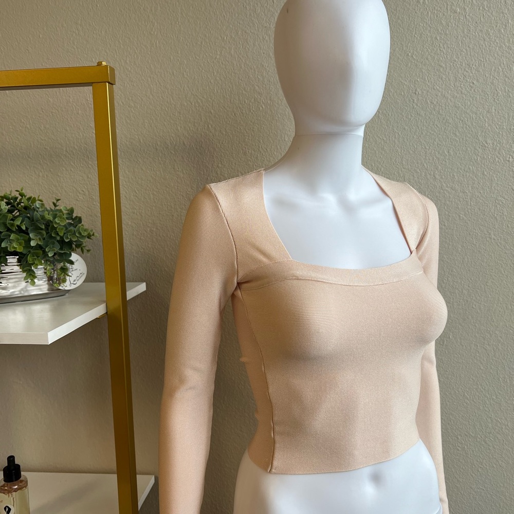 Marciano Los Angeles (GUESS) Long sleep/ square neck crop top